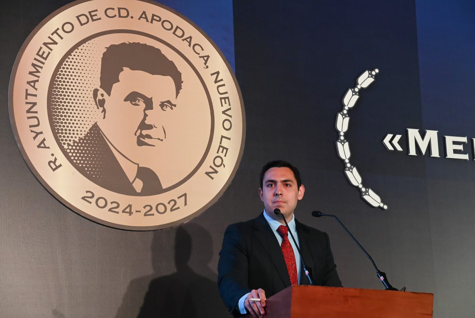 ENTREGA APODACA MEDALLA MOISÉS SÁENZ GARZA A DR. SANTOS GUZMÁN LÓPEZ ENTREGA APODACA MEDALLA MOISÉS SÁENZ GARZA A DR. SANTOS GUZMÁN LÓPEZ