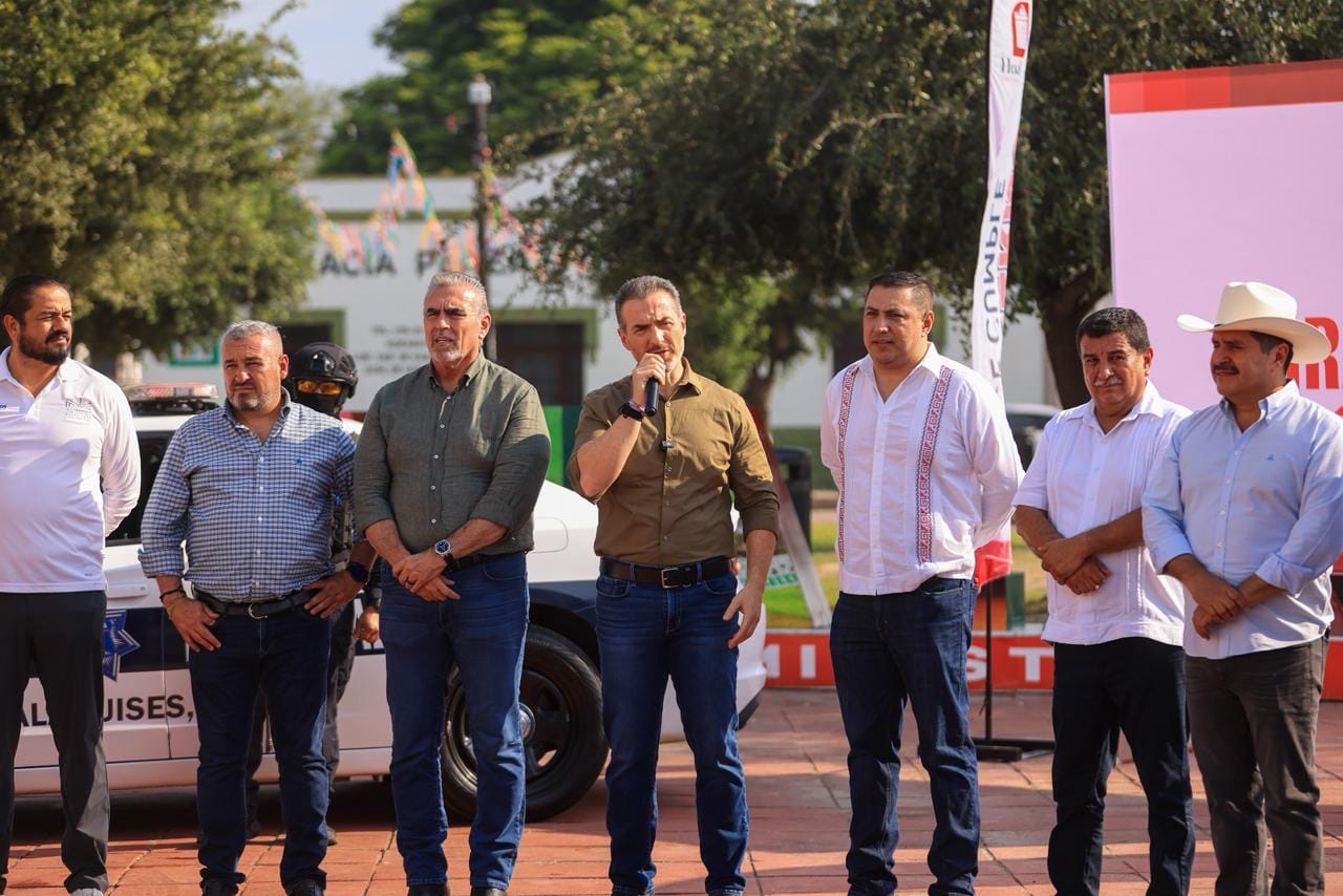 Entrega Adrián de la Garza 10 vehículos para la seguridad pública en tres municipios de la zona citrícola Entrega Adrián de la Garza 10 vehículos para la seguridad pública en tres municipios de la zona citrícola