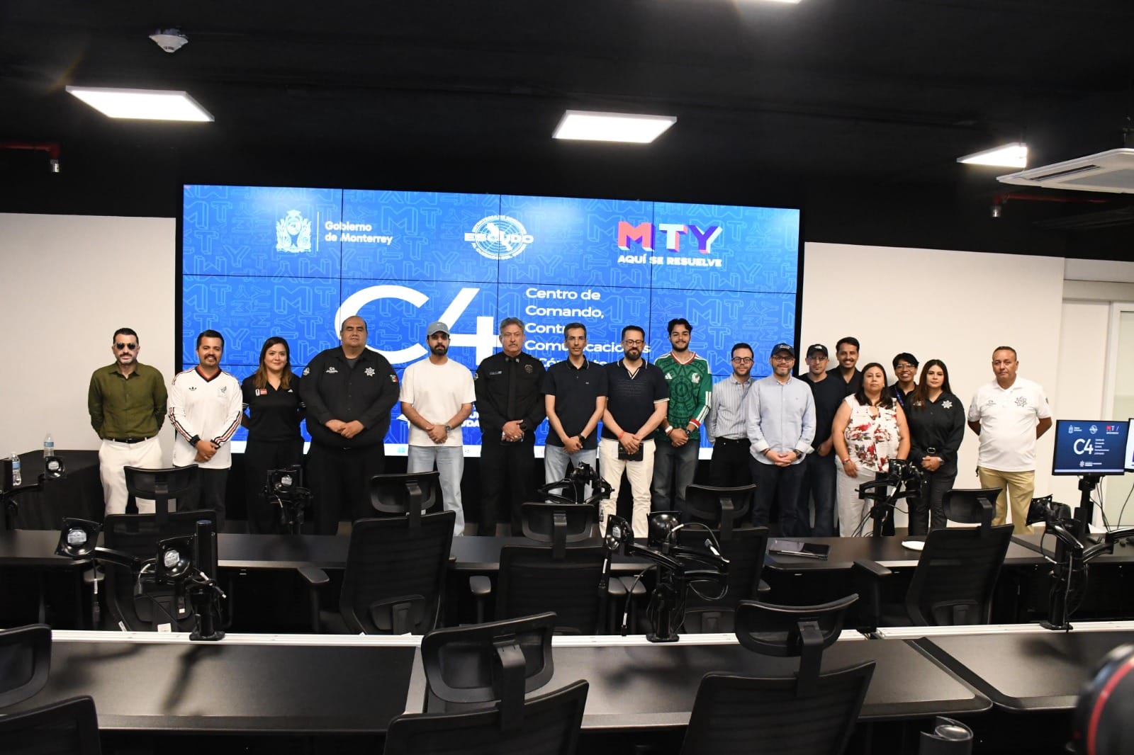 Sorprende tecnología de Monterrey a Delegación de Arabia Saudita que visitó el C4 Sorprende tecnología de Monterrey a Delegación de Arabia Saudita que visitó el C4