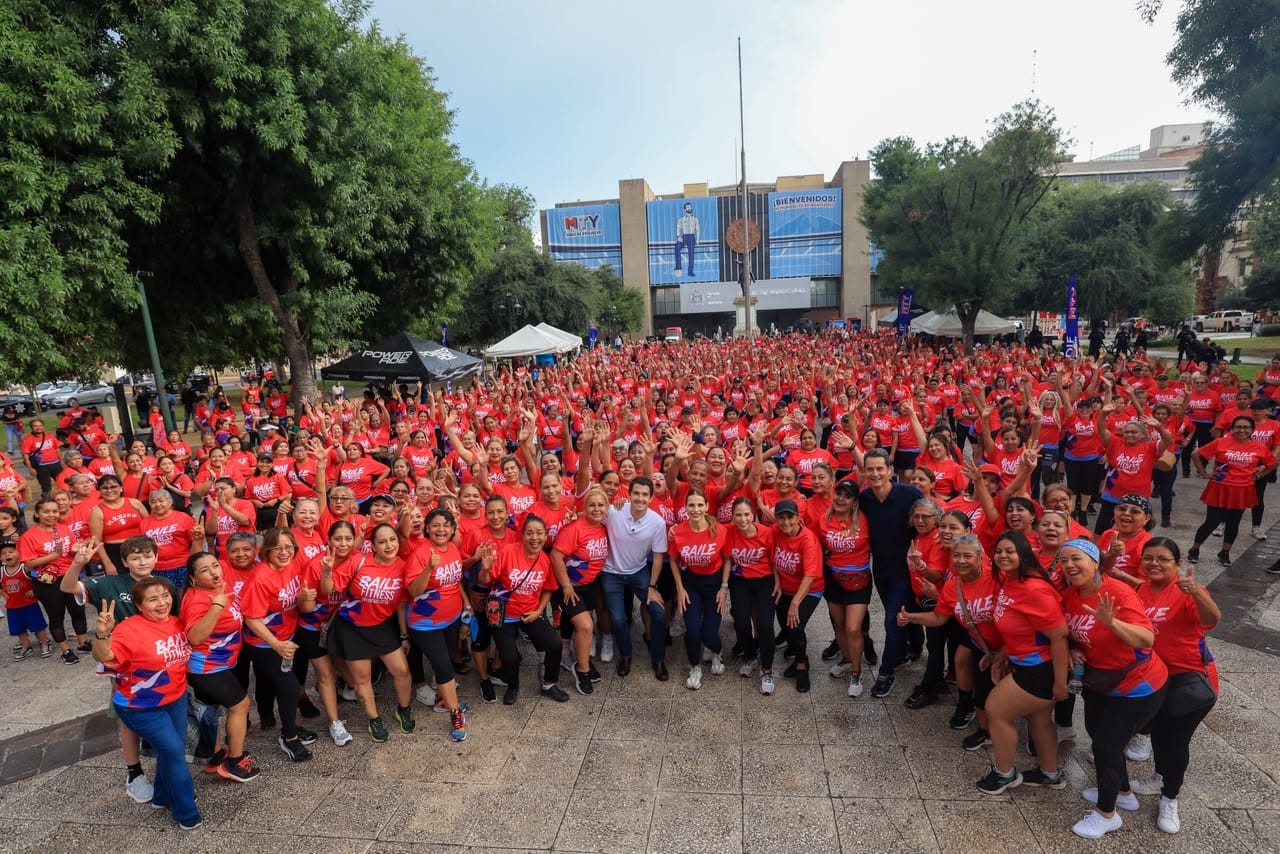 Participan casi mil mujeres en el primer Baile Fitness del DIF Monterrey Participan casi mil mujeres en el primer Baile Fitness del DIF Monterrey